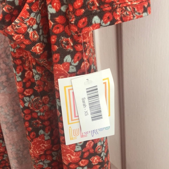 LulaRoe Sarah sweater - Picture 2 of 3
